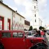 Zahlreiche Liebhaber älterer Automobile kamen am Sonntag, den 5. September 2009, nach Pöttmes zum Oldtimertreffen.