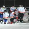 Mannschaftlich geschlossen: Die Cracks erkämpften sich gegen die Icemans den ersten Saisonpunkt. 
