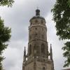 Der Turm der St. Georgskirche, der Daniel, überragt Nördlingen.