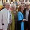 Rance Howard (l-r) mit seiner Frau Jean Speegle Howard und Ron Howard (r) mit seiner Frau Cheryl.