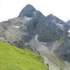 Die Trettach-Spitze von Norden. Der 2595 Meter hohe Berg mit seiner markanten Form gilt auch als Matterhorn der Allgäuer Alpen.