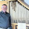 Hier steckt viel Arbeit drin: Richard Trautwein mit seiner Orgel. Foto: mde