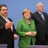 Es ist geschafft: Sigmar Gabriel, Angela Merkel und Horst Seehofer unterzeichneten gestern in Berlin den Koalitionsvertrag.