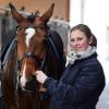 Pferde pflegen, füttern und reiten: Sophia Mann hat einen Job, um den sie viele beneiden. Sie arbeitet als Pferdewirtin auf Gut Riedhausen in Brunnthal bei München.