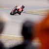 Stefan Bradl vom Repsol Honda Team jagt in der Klasse MotoGP über die Strecke.