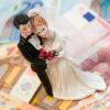 Heiraten kostet immer auch Geld. Bei den meisten Paaren dürfen bestimmte Dinge aber nicht fehlen.