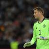 Deutschlands Torwart Manuel Neuer gestikuliert.