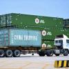 Container im Hafen der chinesischen Stadt Qingdao - US-Strafzölle könnten die Wirtschaft schwächen.
