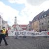 Knapp 250 Menschen demonstrierten am Samstag in der Augsburger Innenstadt gegen die Corona-Regeln.