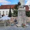 Das Kriegerdenkmal vor der Kirche St. Jakobus in Gersthofen wird restauriert.