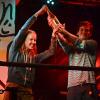 Poetry Slam am Sandauer Tor in Landsberg: Die Gewinner May Luchs (links) und Yannik Armbrusits überzeugten das Publikum.  	