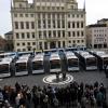 Die neuen Busse der Stadtwerke bei der Vorstellung auf dem Rathausplatz in Augsburg.