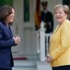 Zwei Frauen, die Geschichte schreiben: Angela Merkel ist die erste Bundeskanzlerin Deutschlands, Kamala Harris, die erste Vizepräsidentin der USA.
