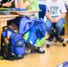 In Frankreich gibt es eine Debatte um die Einführung von Schuluniformen – auch in Deutschland gibt es Befürworter für Bekleidungsregeln in Klassenzimmern.