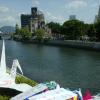Der Kranich ist Japans Symbol für ein langes, glückliches Leben. Tausende gefaltete Papierkraniche werden jedes Jahr aus aller Welt nach Hiroshima geschickt.  
