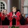 In einer emotionalen Rede an der US-Eliteuniversität Harvard hat Kanzlerin Angela Merkel (CDU) für internationale Zusammenarbeit und gegenseitigen Respekt geworben.