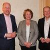 Bezirkstagspräsident Martin Sailer gratulierte Karina Ruf und Johann Popp (rechts) zur Nominierung für die Bezirkstagswahl am 8. Oktober.