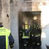Der Anbau eines Wohnhauses in Wallerstein brannte gestern aus. Ursache könnte heiße Asche in einer Mülltonne gewesen sein. 