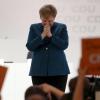 Kanzlerin Angela Merkel verabschiedet sich nach 18 Jahren als CDU-Vorsitzende. Auf einem Parteitag wurde Annegret Kramp-Karrenbauer zu ihrer Nachfolgerin gewählt.