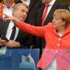 Kanzlerin Angela Merkel bei der Fußball WM: Die Union ist bei den Menschen wieder beliebter geworden.