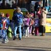 Viele Kinder in Bayern sind auf eine sichere Busverbindung zu ihrer Schule angewiesen. Doch die Betreiber beklagen die hohen Energiepreise.