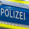 Die Polizei sucht nach einem Unbekannten, der die die Dachrinne am Schützenheim in Zusamzell beschädigt hat.