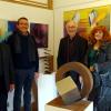 Bei der Vernissage im Donauwörther Färbertörle: (von links) Laudator Jakob Steinberger vom Kunstverein Aichach und André Seidel (Vorsitzender Kunstfreunde Donauwörth) mit dem ausstellenden Künstler Jürgen Krass und der ausstellenden Künstlerin Irene Rung.