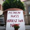 Nach dem Attentat von Ansbach hat ein Bürger seinen Gefühlen mit diesem Schild Ausdruck verliehen. 