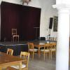 Geschlossener Bühnenvorhang, leere Stühle: Im Kaisheimer Thaddäus muss die Kultur derzeit brachliegen – wie an vielen anderen Orten auch.