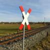 Unbeschrankte Bahnübergänge sind immer noch ein Risiko in vielen Regionen Bayerns. In Kochel am See wurden Großvater und Enkel beim Überqueren von einem Zug erfasst.