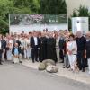 In St. Ottilien versammelten sich die Teilnehmer der Informationsfahrt des Kreistages Dillingen und der Bürgermeister im Landkreis zum gemeinsamen Gruppenfoto mit Landrat Leo Schrell, Erzabt P. Wolfgang Öxler OSB, Br. Jürgen Foitl OSB und Stv. Landrat Alfred Schneid (Bildmitte).