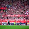 Fans des SC Freiburg halten ein Plakat mit der Aufschrift «Machtverhältnisse wieder 1A ausgespielt».