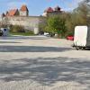 Auf dem oberen Burgparkplatz in Harburg werden bald Gebühren fällig. Das hat der Stadtrat beschlossen.