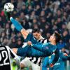 Cristiano Ronaldo trifft per Fallrückzieher gegen Juventus Turin. Das Publikum applaudiert anschließend.