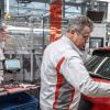 Ehe Audi bald wieder die Produktion schrittweise hochfährt, mussten viele Maßnahmen ergriffen werden, um Mitarbeiter vor Ansteckung zu schützen. 