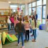 In Biberbach freuen sich die Kinder über eine "neue" Schulbücherei.