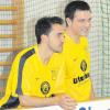 Ustersbachs neuer Spielertrainer Xhelal Miroci und Johannes Landherr (von links) blicken der Vorrunde in Diedorf gelassen entgegen.
