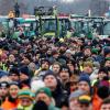 Landwirte bei einer Kundgebung des Bauernverbandes in Nürnberg gegen die Sparpläne der Bundesregierung. Die Grünen wollen die Stellung kleinerer Agrarbetriebe gegenüber den Großkonzernen stärken.