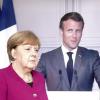 Angela Merkel auf dem Weg zu einer Pressekonferenz mit Frankreichs Präsident Emmanuel Macron (per Video zugeschaltet).