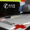 Ein 17-Jähriger hat sich am Montag gegen 10.15 Uhr im Waldstück Birkanger bei Horgau mit der Motorsäge verletzt.