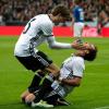 Mario Götze (rechts) jubelte ausgiebig nach seinem Kopfballtreffer zum zwischenzeitlichen 2:0 gegen Italien. Erster Gratulant war Mannschaftskollege Thomas Müller.  	