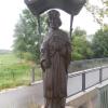 Der Nepomuk-Figur auf der Günzbrücke bei Oberegg hatte das Wetter stark zugesetzt. Jetzt wurde sie renoviert für rund 960 Euro. 
