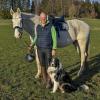 Andreas Korn genießt Ausritte mit seinem Pferd "Schimmel" und Hund "Seargent Pepper".