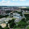 Nördlich des Schulzentrums Kuhberg, hier am linken Bildrand, soll das neue Wohngebiet Am Hermannsgarten entstehen.