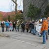 Mit musikalischen Grüßen zum neuen Jahr zieht die Trachtenkapelle Apfeldorf auch heuer an Silvester durch das Dorf. Das Foto zeigt die Musizierenden im vergangenen Jahr.