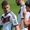 Bundestrainer Joachim Löw muss auf Lars Bender (l) verzichten. Foto: Andreas Gebert