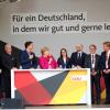 Die Noch-CDU-Vorsitzende Angela Merkel mit der Ulmer Abgeordneten der CDU bei einer Wahlkampfveranstaltung auf dem Münsterplatz 2017. 