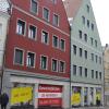 Das Gebäude des früheren Kultcafés Engel in Donauwörth wurde abgerissen und durch den Neubau Engelhof ersetzt (rotes Gebäude).  	 	