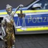 Der Jugendliche hat einen stundenlangen Polizeieinsatz ausgelöst und muss sich jetzt wegen Vortäuschen einer Straftat verantworten. 