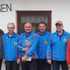 Die VSC-Stockschützen (von links) Josef Faul, Achim Schreiber, Leonhard Kempter und Gerald Zajitschek gewannen den Reiß-Wanderpokal. 	